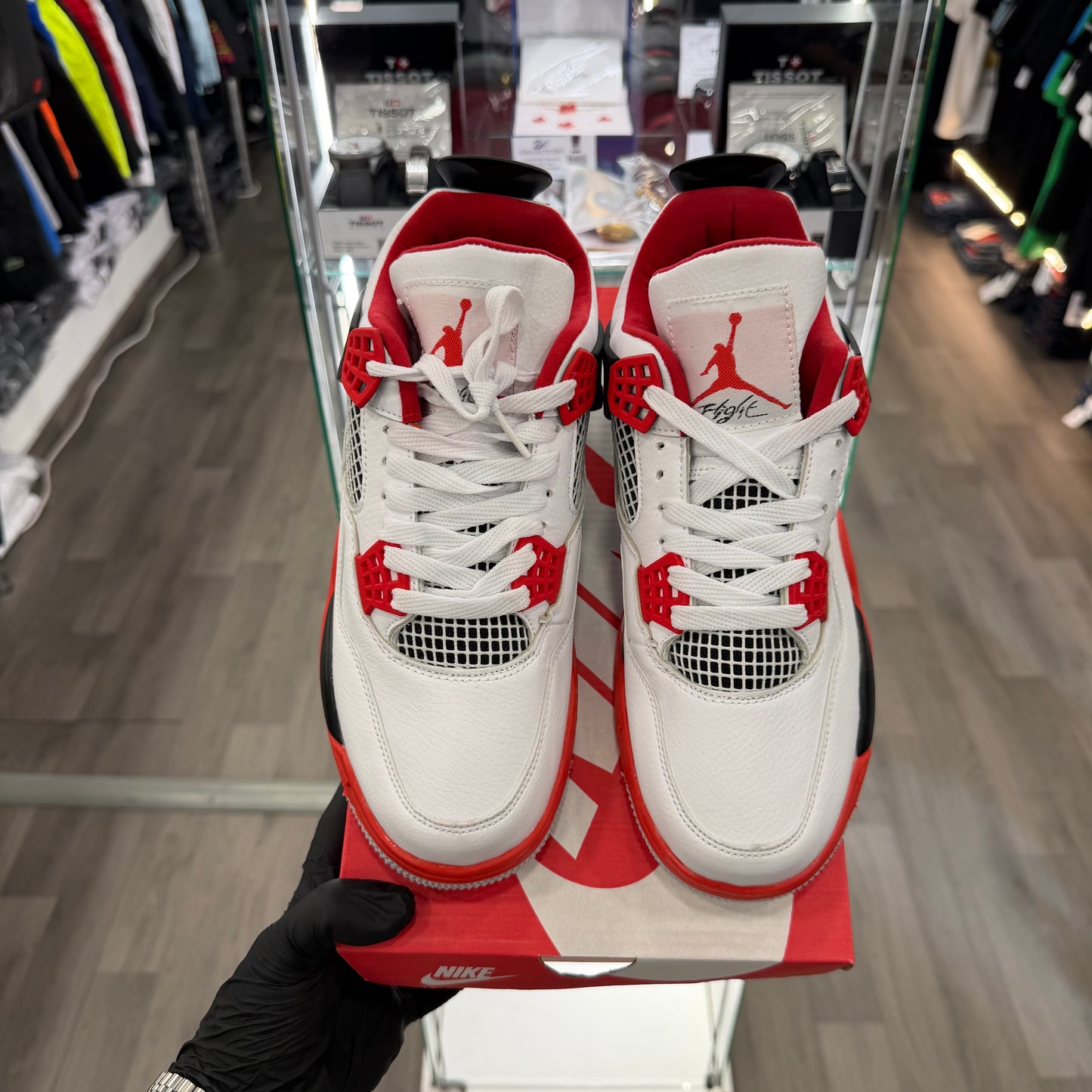 AIR JORDAN 4