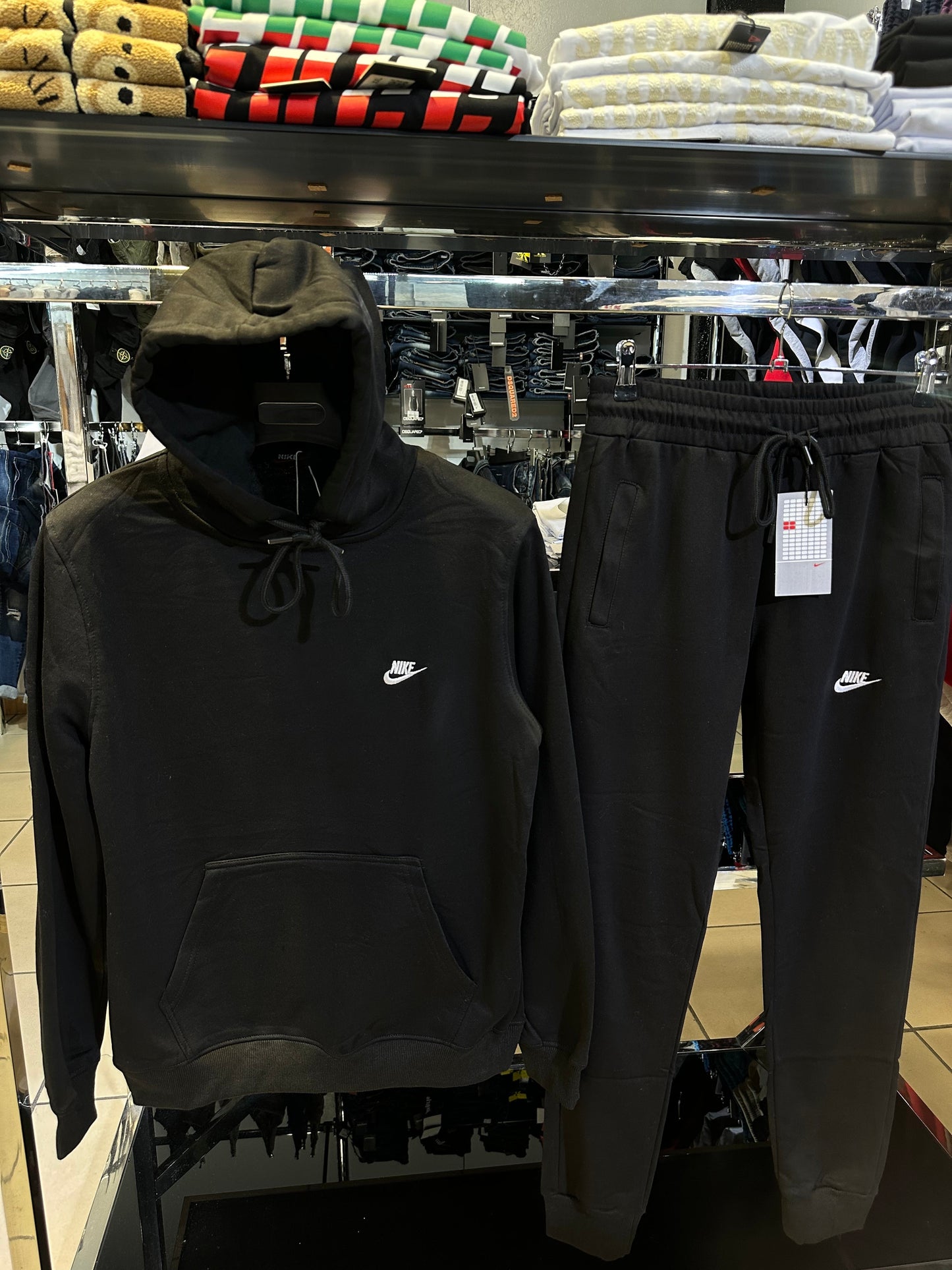 NIKE SPORTSWEAR SET