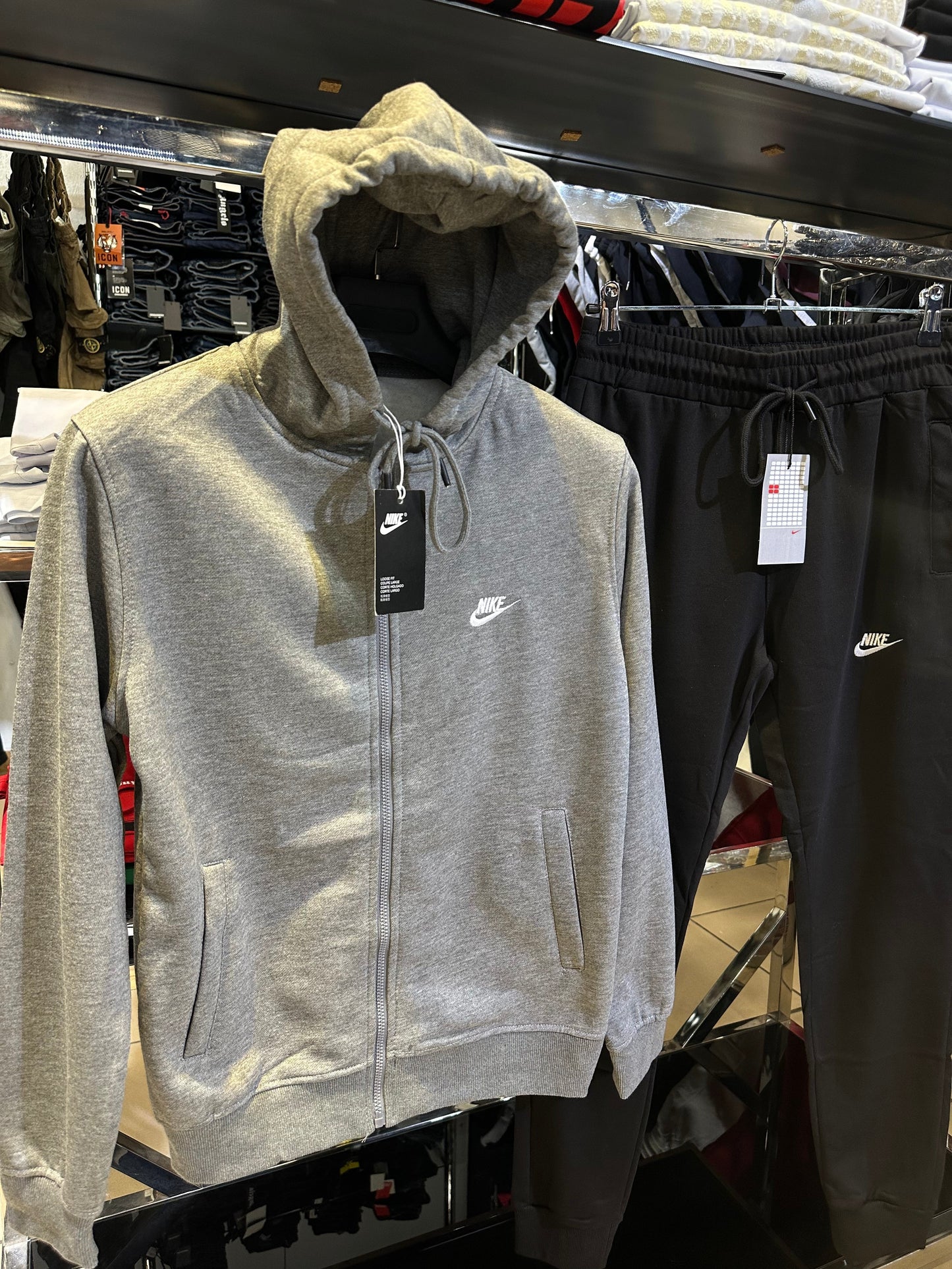 NIKE SPORTSWEAR SET
