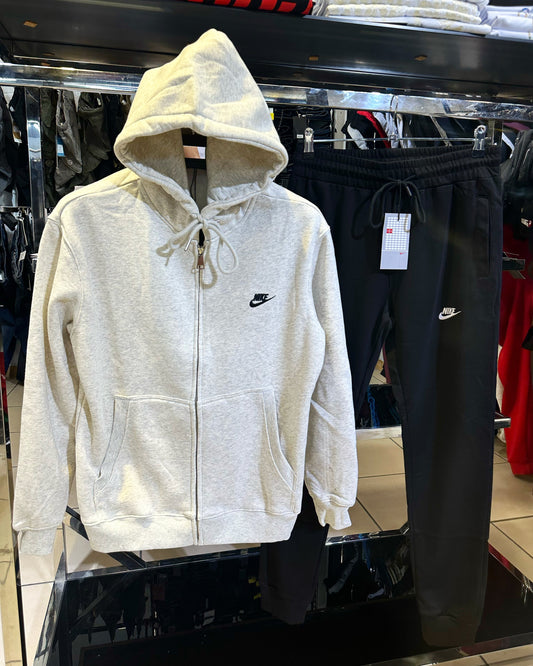 NIKE SPORTSWEAR SET