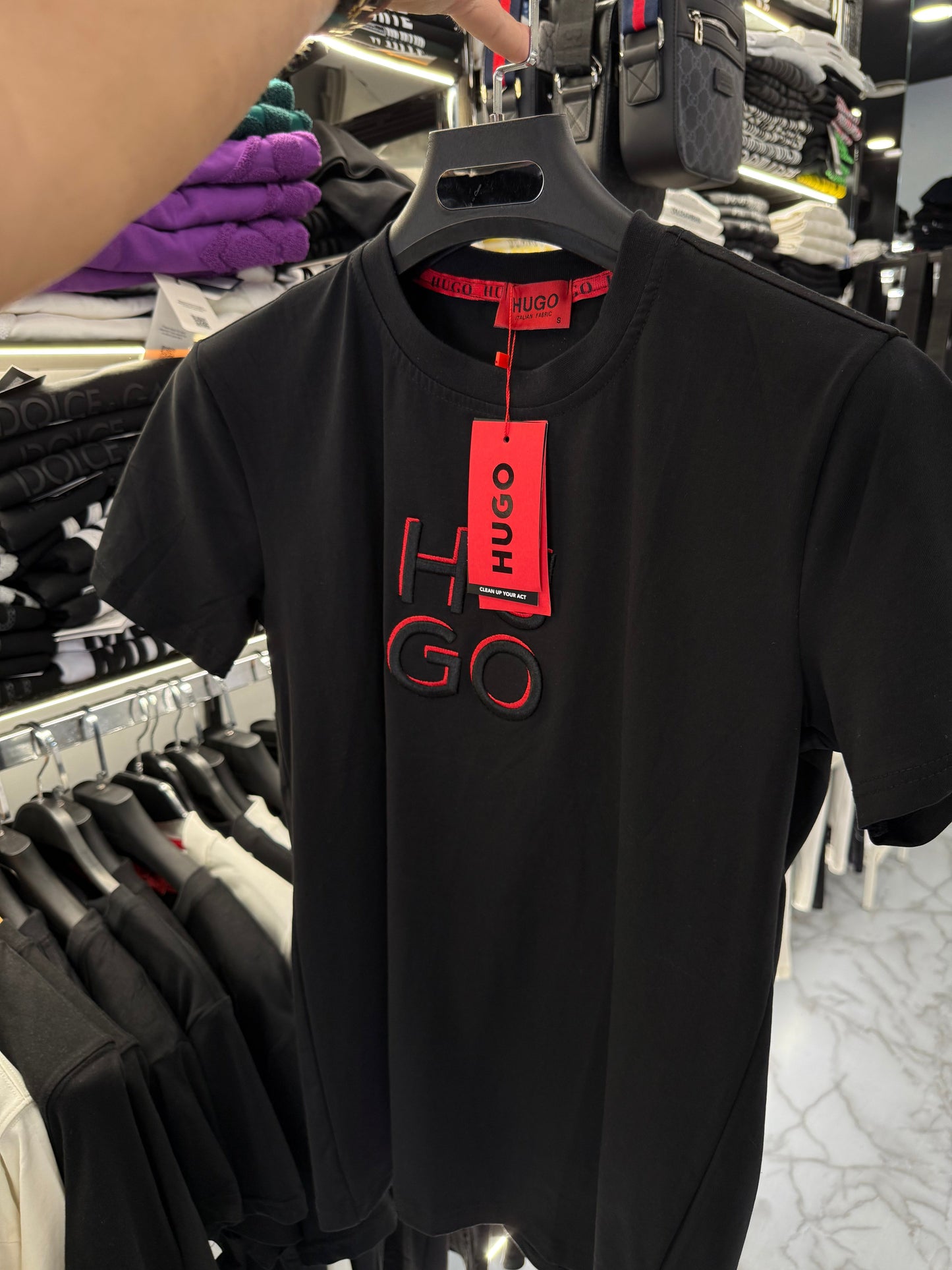 T-SHIRT - HUGO