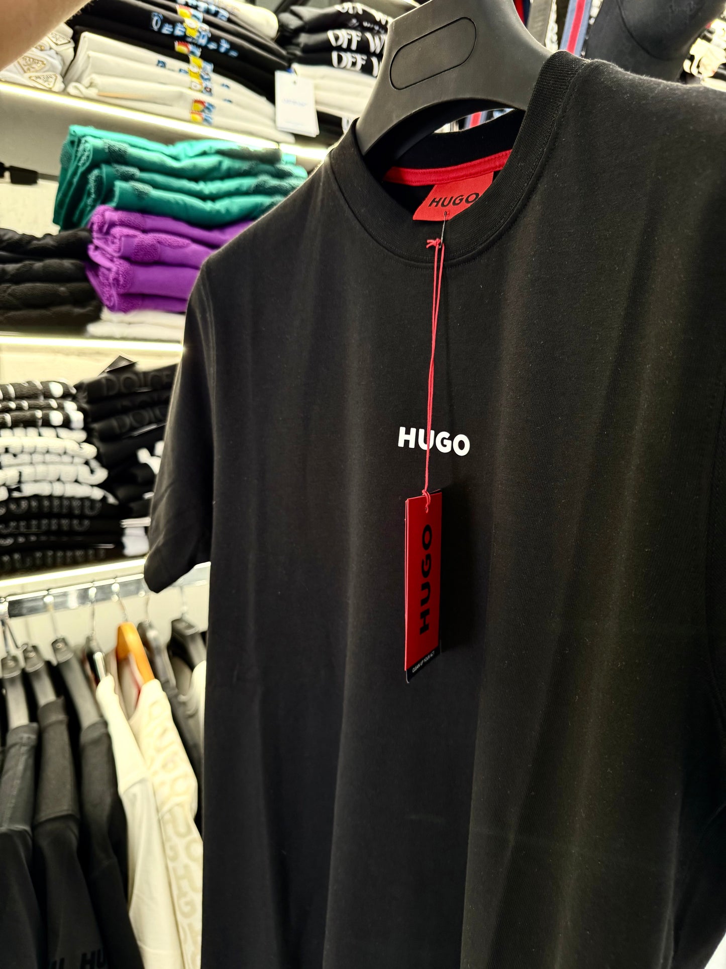 T-SHIRT - HUGO