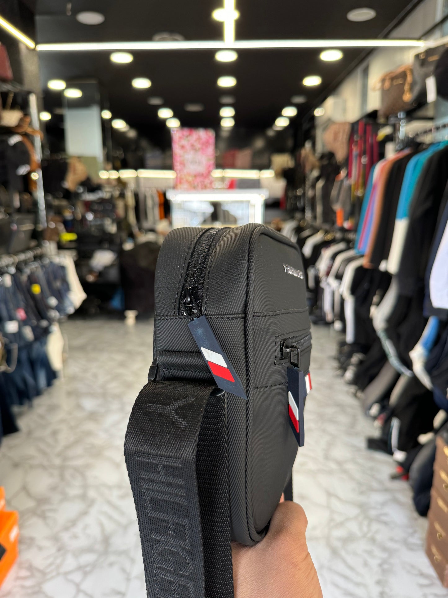 ΤΣΑΝΤΑΚΙ - TOMMY HILFIGER