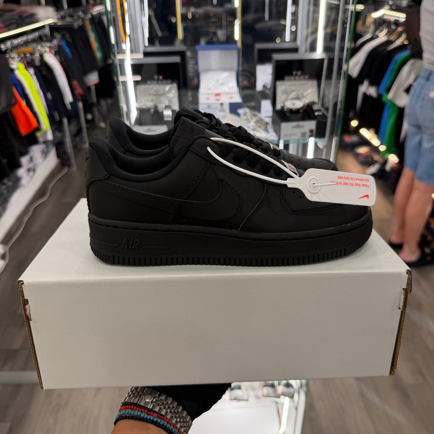 NIKE AIR FORCE 1 BLACK
