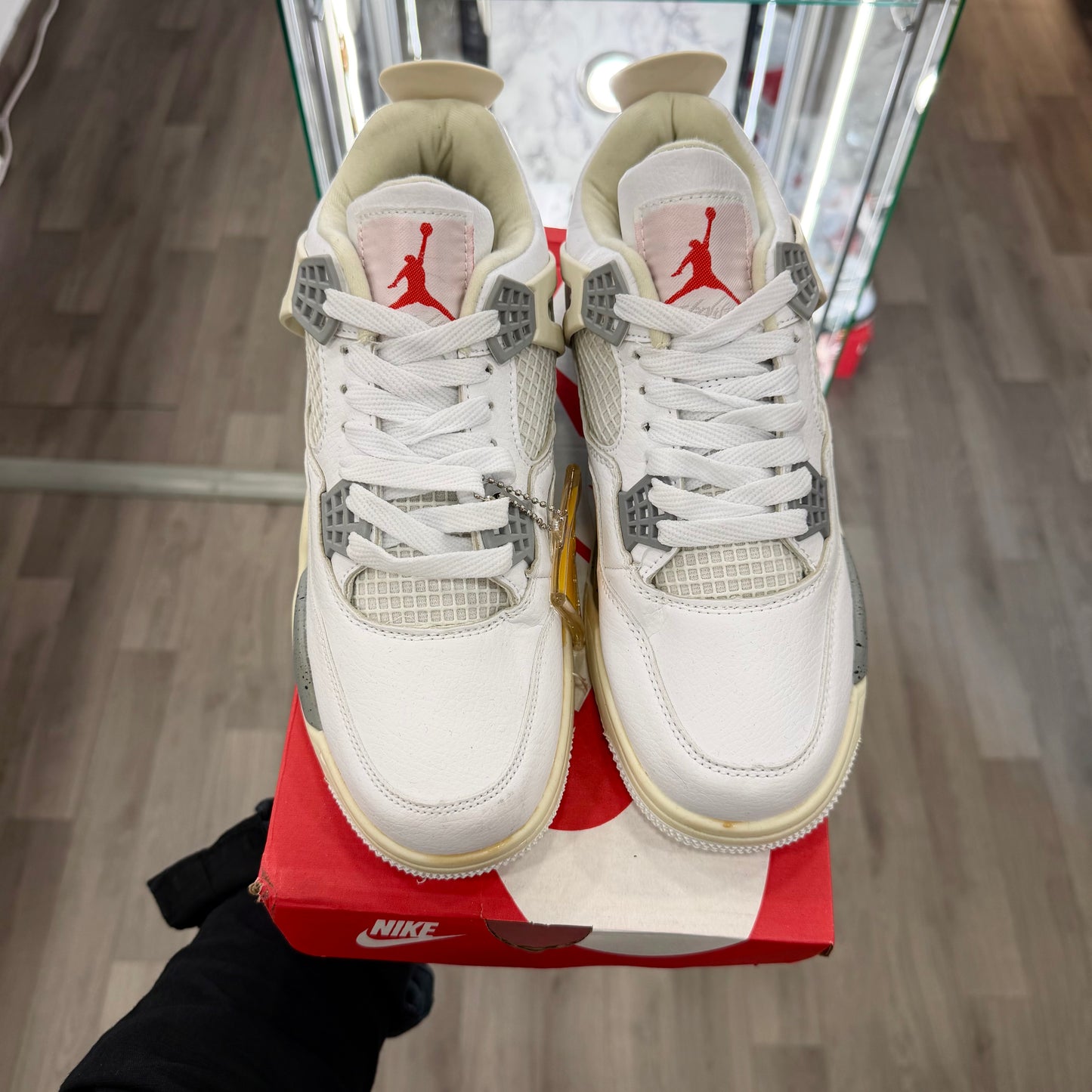 AIR JORDAN 4
