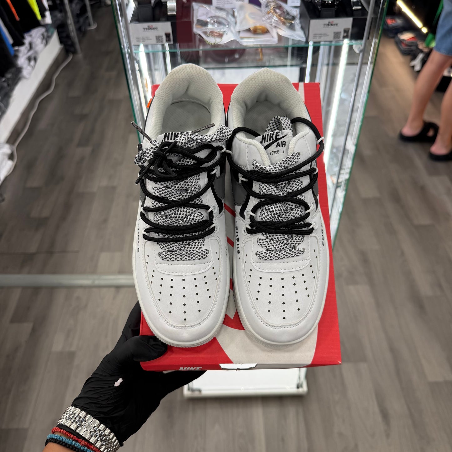NIKE AIR FORCE OFF WHITE