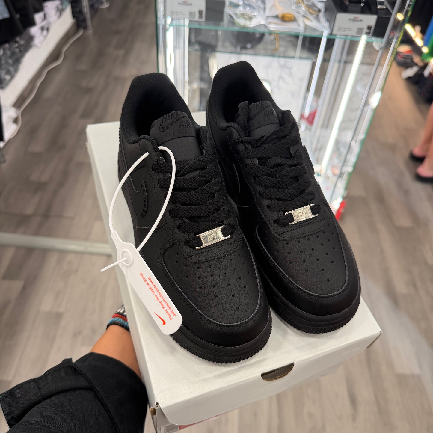 NIKE AIR FORCE 1 BLACK