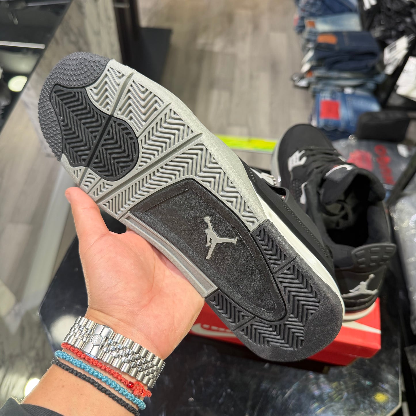AIR JORDAN 4