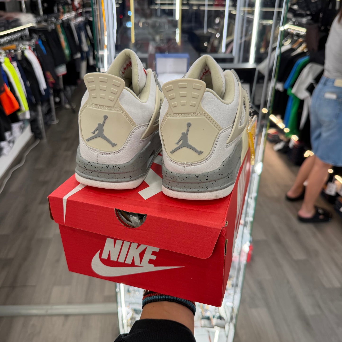 AIR JORDAN 4