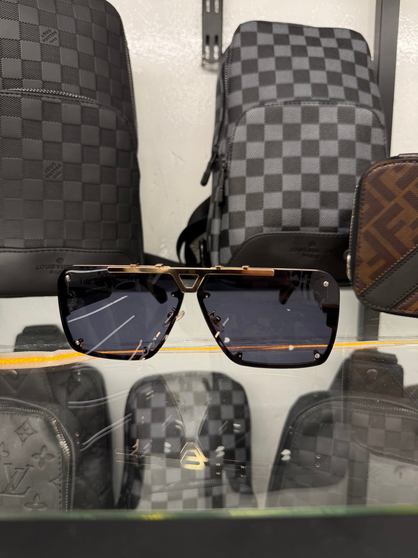 ΓΥΑΛΙΑ ΗΛΙΟΥ - LOUIS VUITTON 1+1