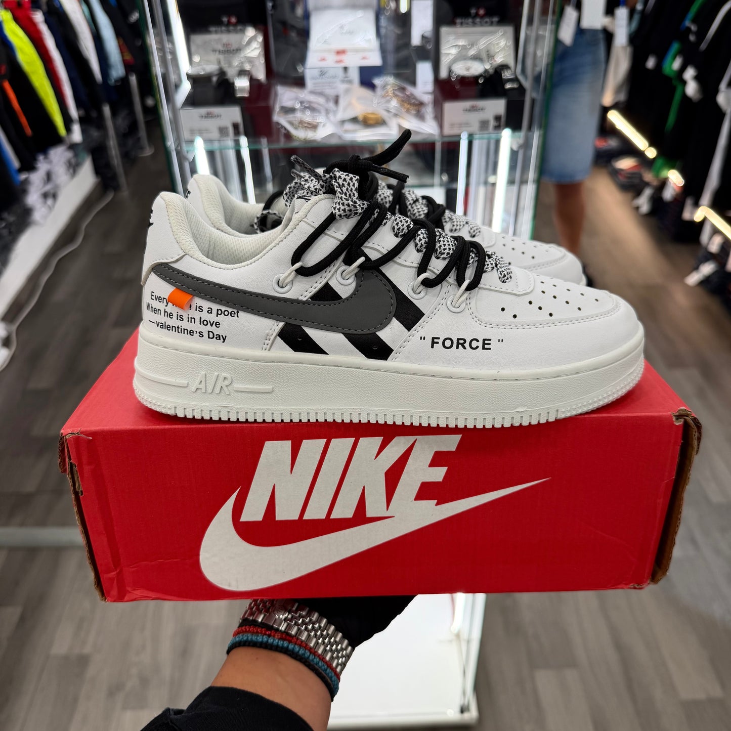 NIKE AIR FORCE OFF WHITE