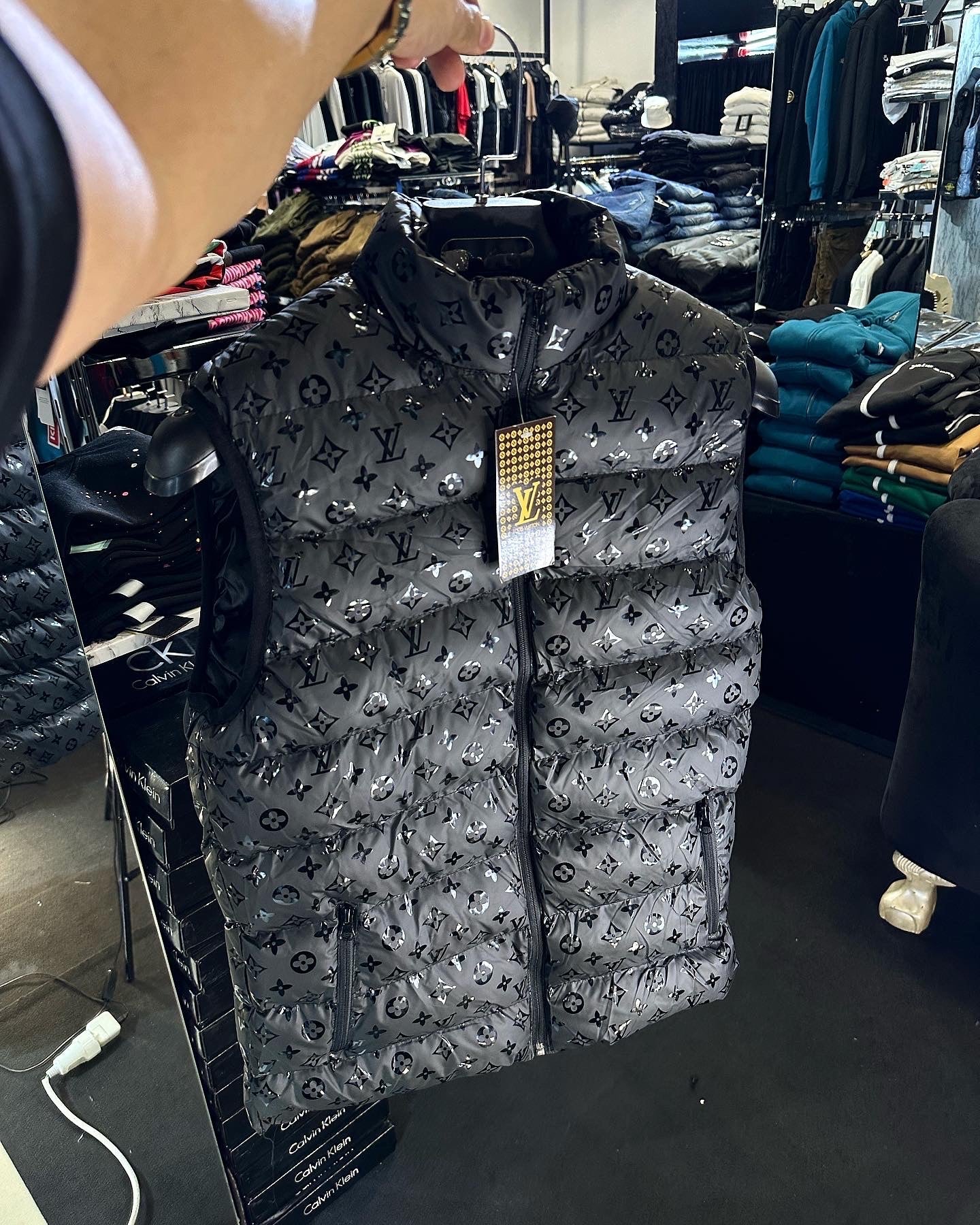 Louis Vuitton Αμάνικο Μπουφάν