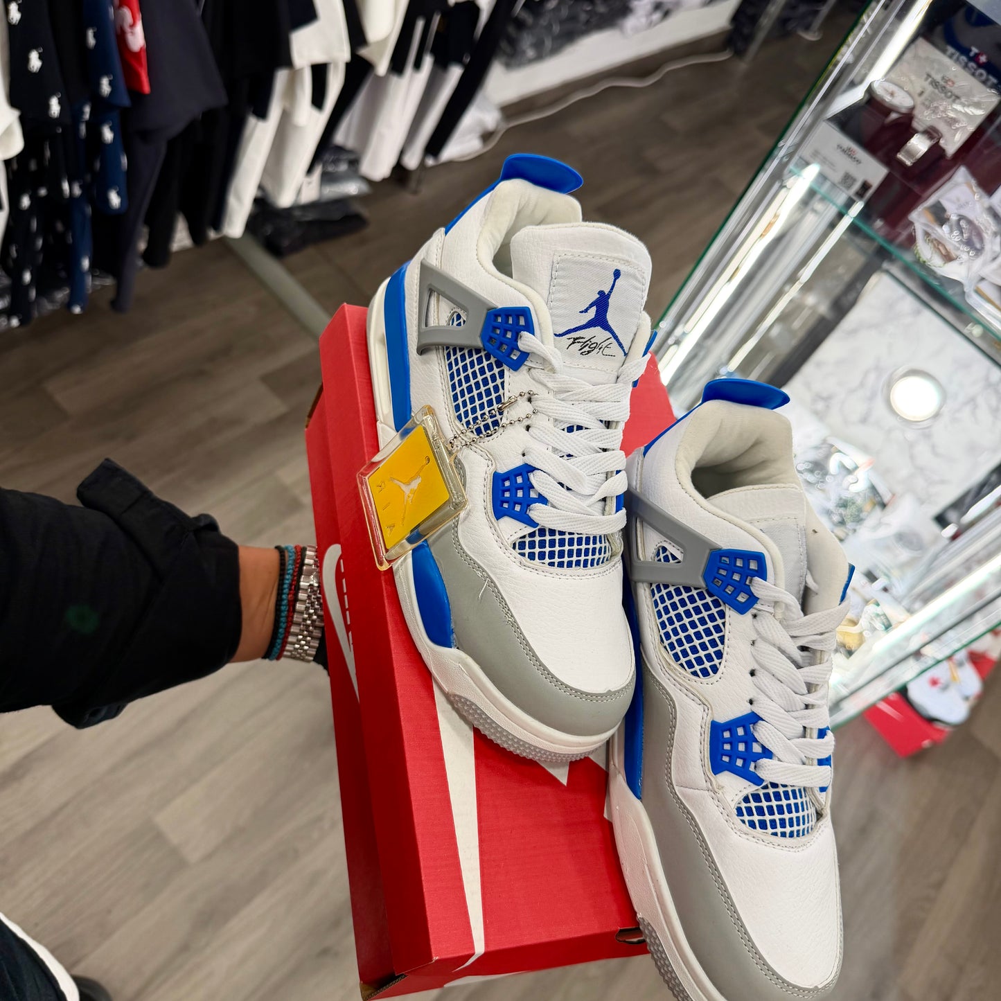 AIR JORDAN 4