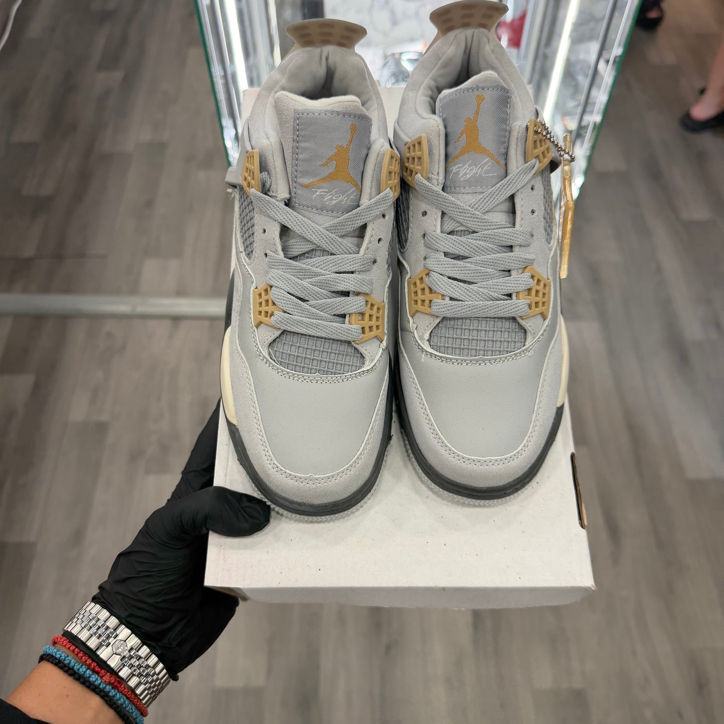 AIR JORDAN 4