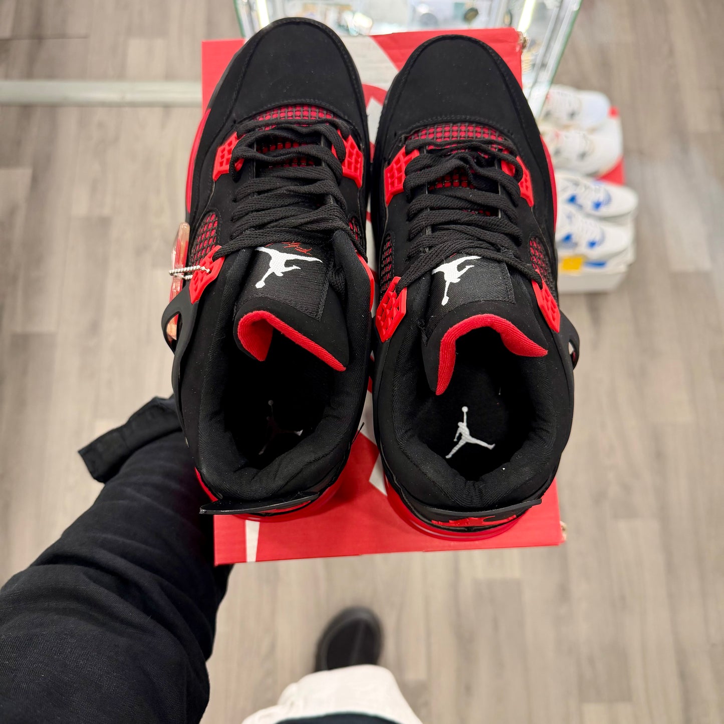 AIR JORDAN 4